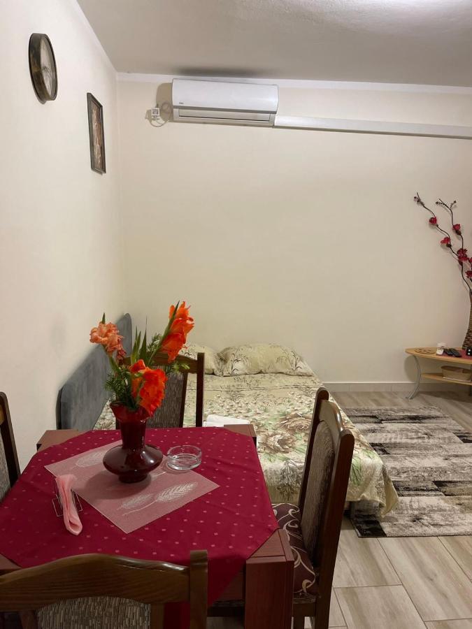 Apartmani Miro เทรบินเย ภายนอก รูปภาพ